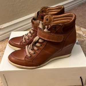Also heeled sneakers